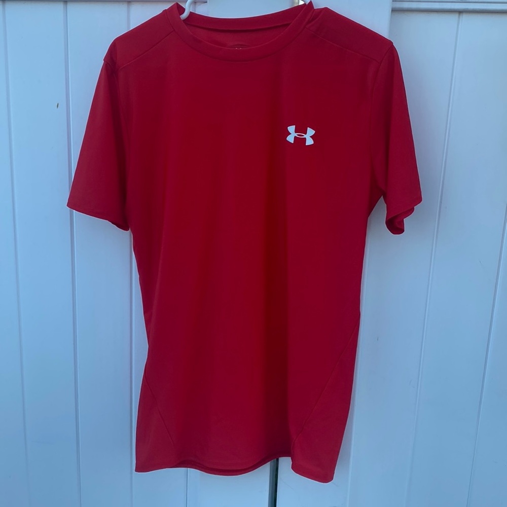 3/$20 Men’s Under Armor heat gear shirt